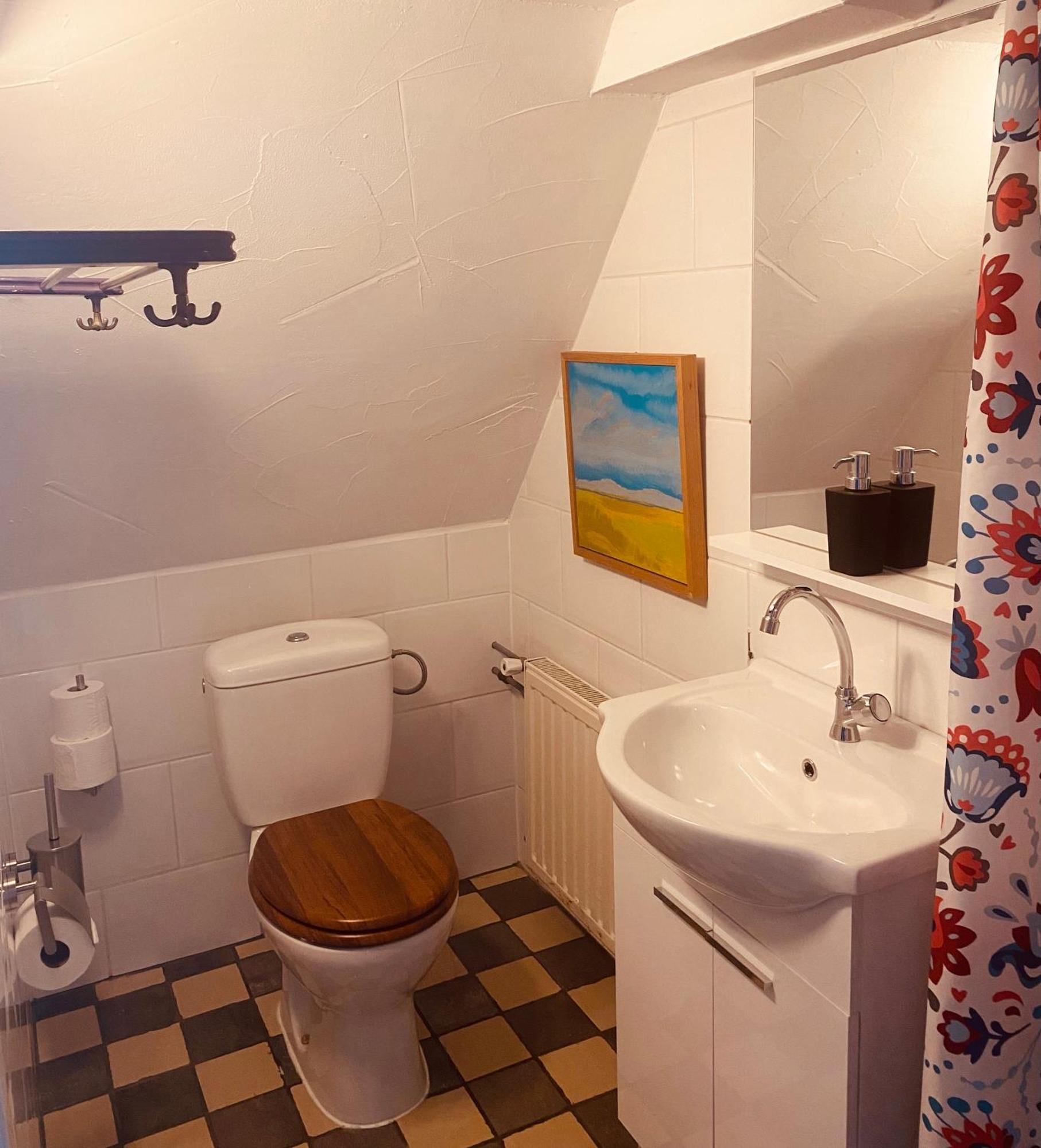 Vakantie Appartement Goedereede Let Op De Badkamer Moet Met Andere Gasten Gedeeld Worden Buitenkant foto